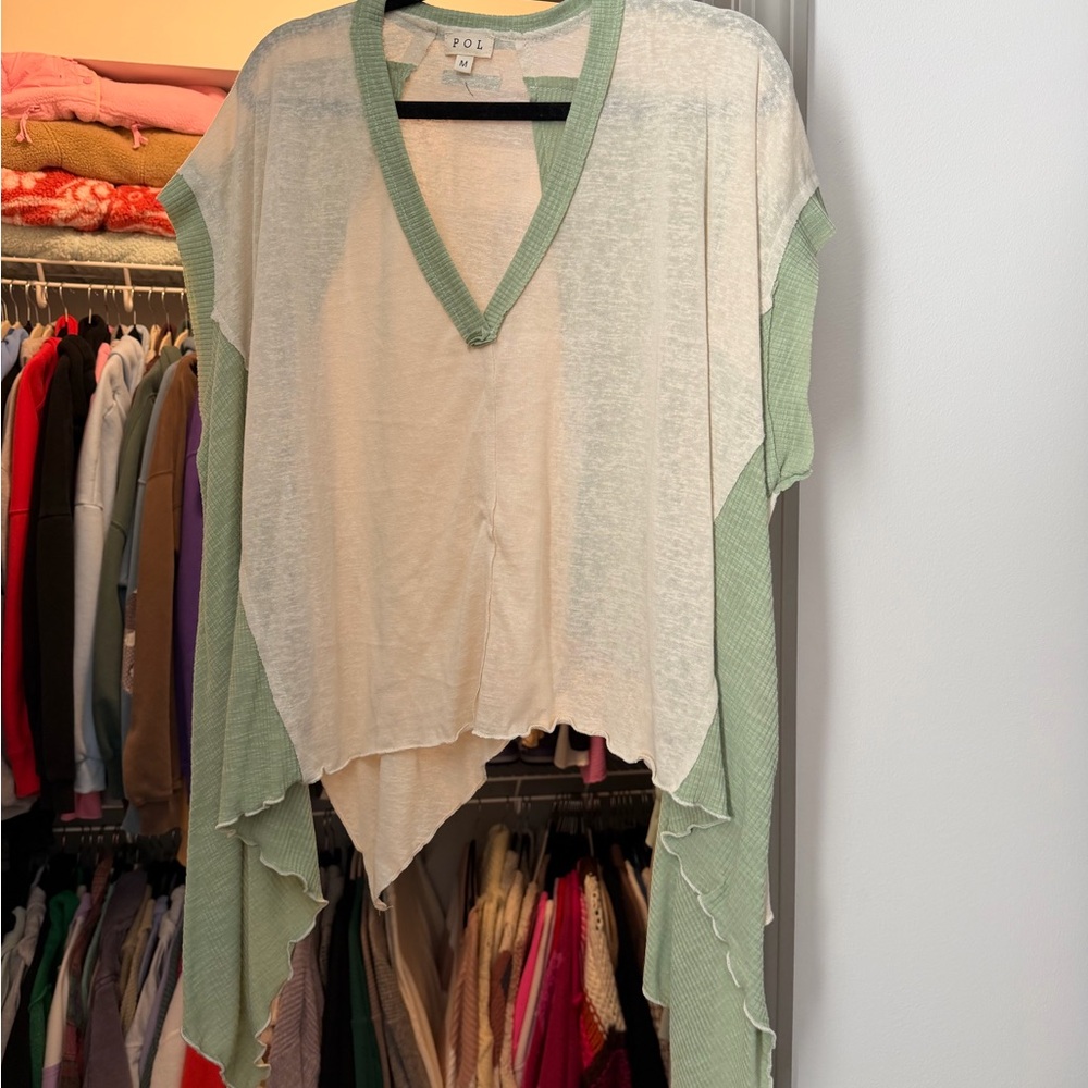 POL V-Neck Top - Picture 3 of 3